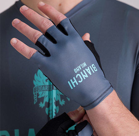 media.category.imagealternatetextformat